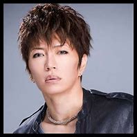 GACKTの年収はどのくらい？その収入源と成功の秘密を徹底解説