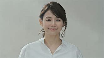 石田ゆり子の年収は？幅広い活動を続ける女優の収入源を徹底解説！